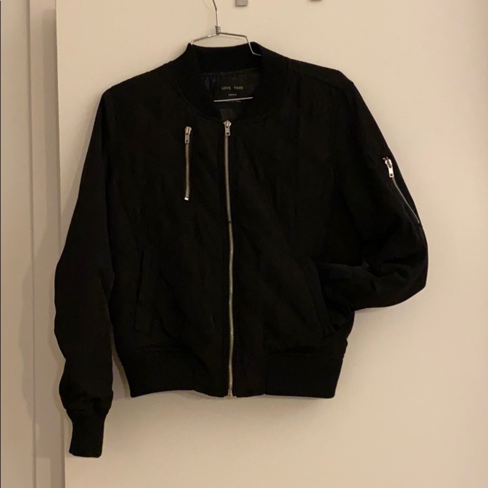 NWOT!! Black Bomber Jacket! 🖤🖤
